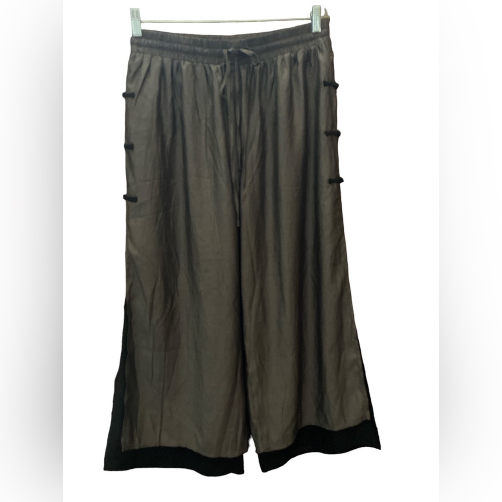 Martial art pants, split leg ( black fabric) no name tag